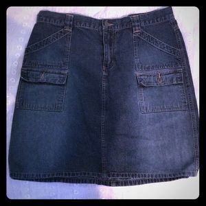 NY&Co jean skirt. Flattering shape and pockets!